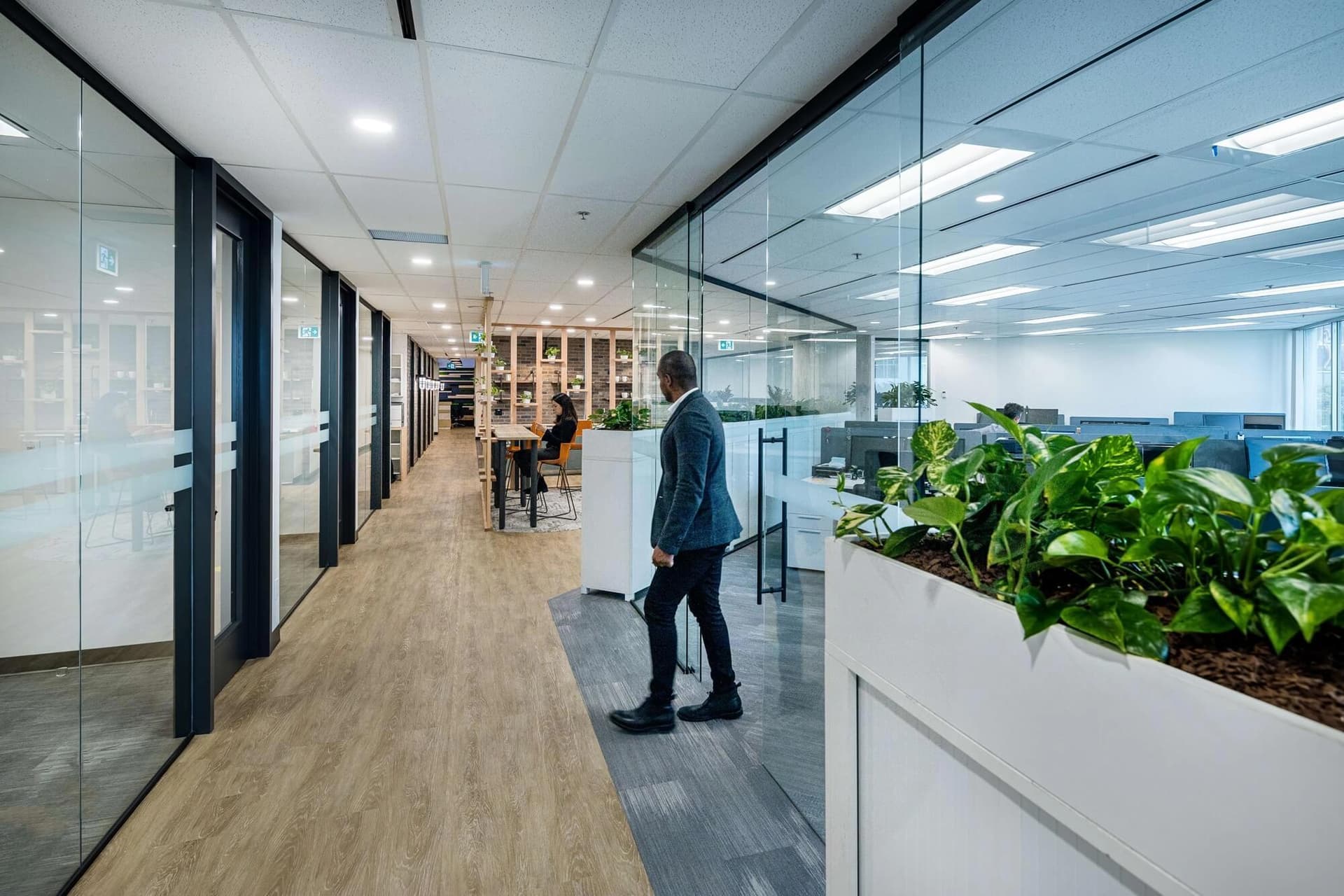 Vancouver Tourism Office - Design & Build Project by Aura