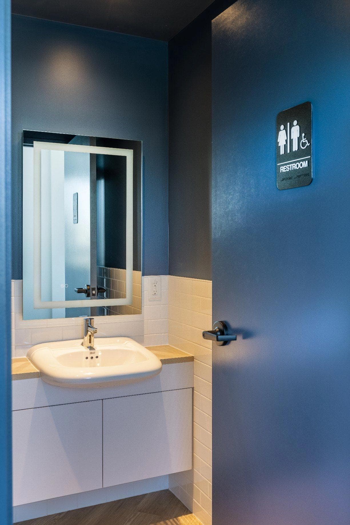 Forte Law Office in Vancouver - Design and Build Project by Aura