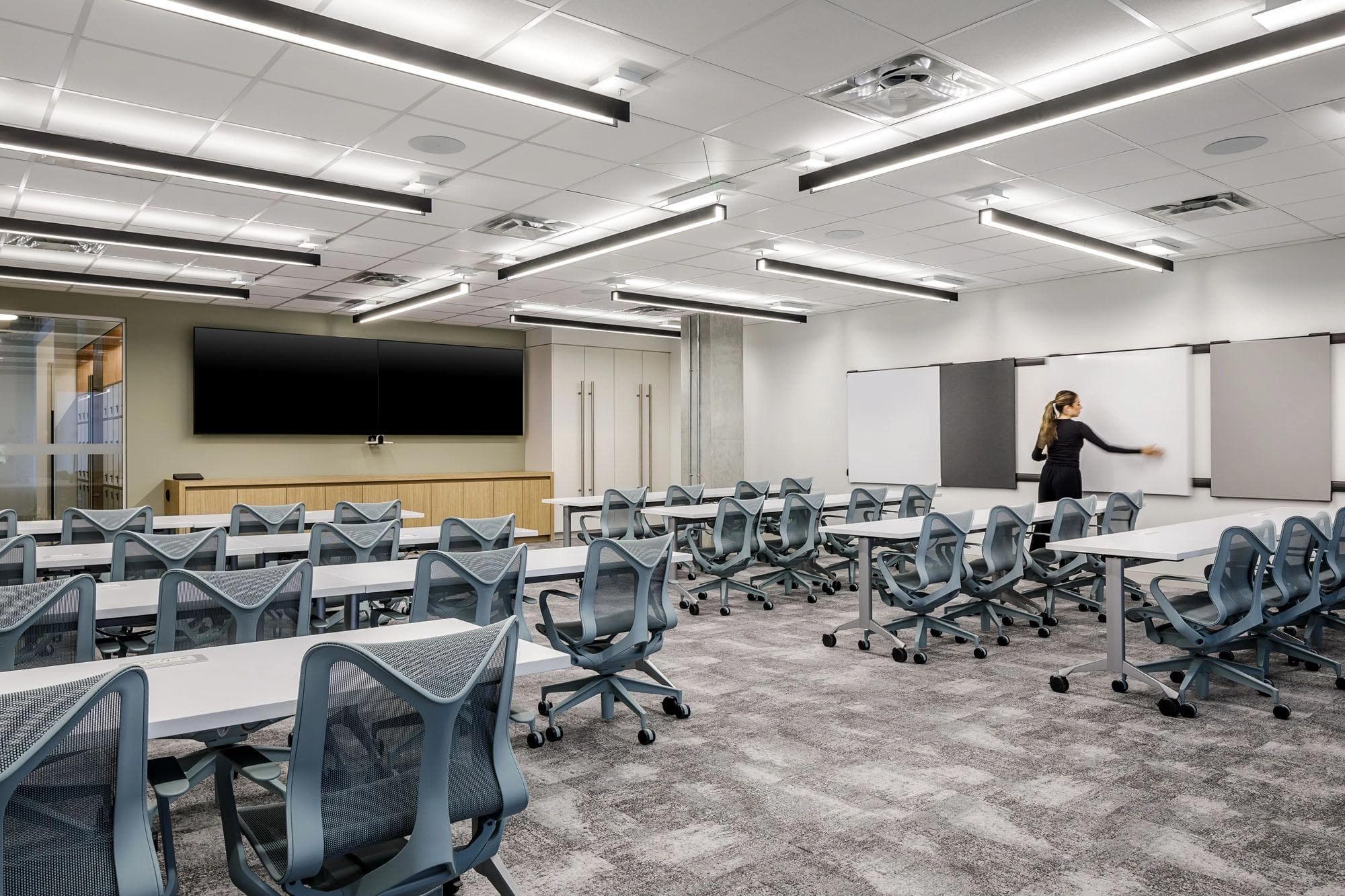 Canfor Office in Vancouver - Design and Build Project by Aura