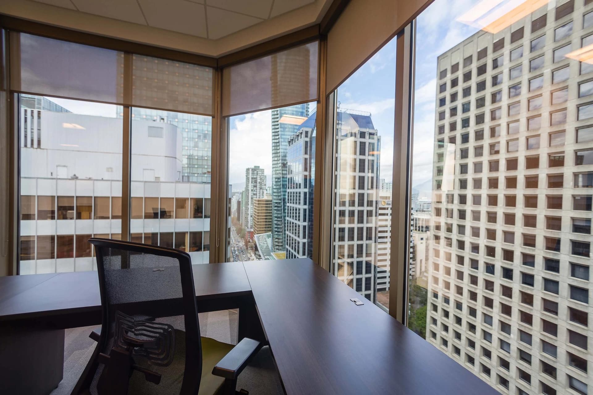 Hunter Litigation Office in Vancouver - Design and Build Project by Aura