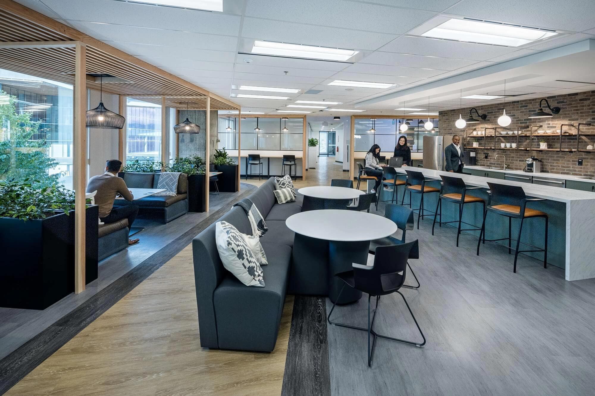 Vancouver Tourism Office - Design and Build Project by Aura